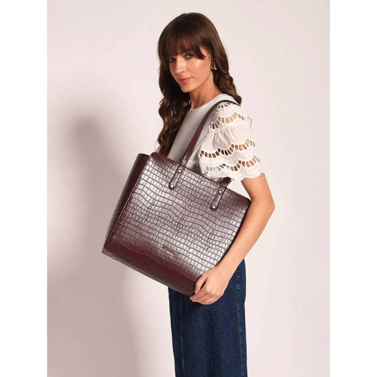 THE GUSTO Beyond Plus Shoulder Bag Croco with Zipper Wine (M)