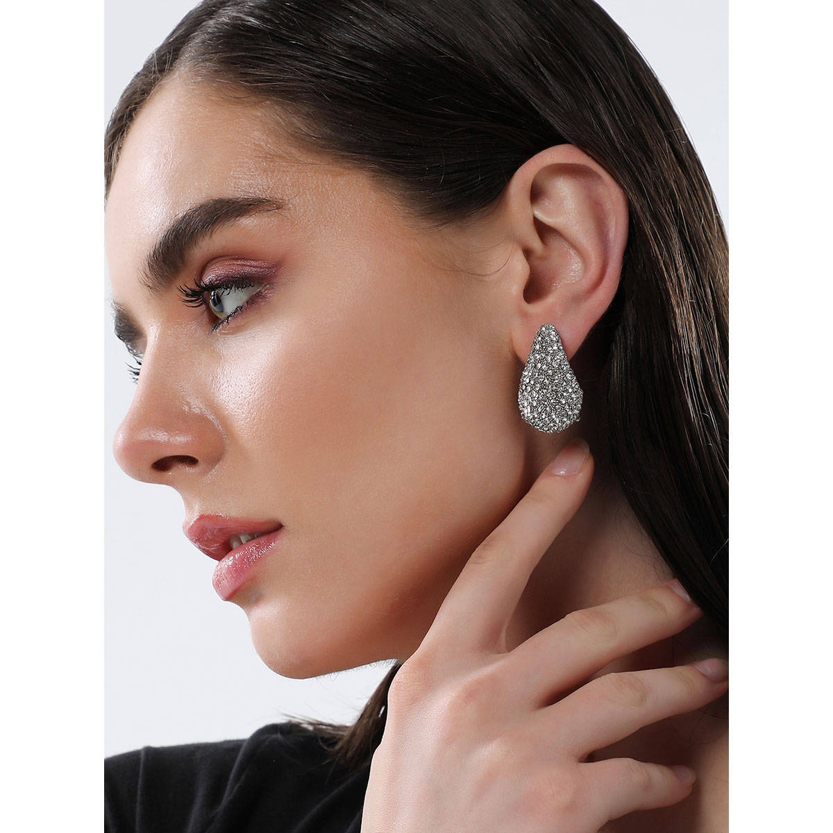 SOHI Womens The Cristal Teardrop Stud Earrings - Crystal Silver