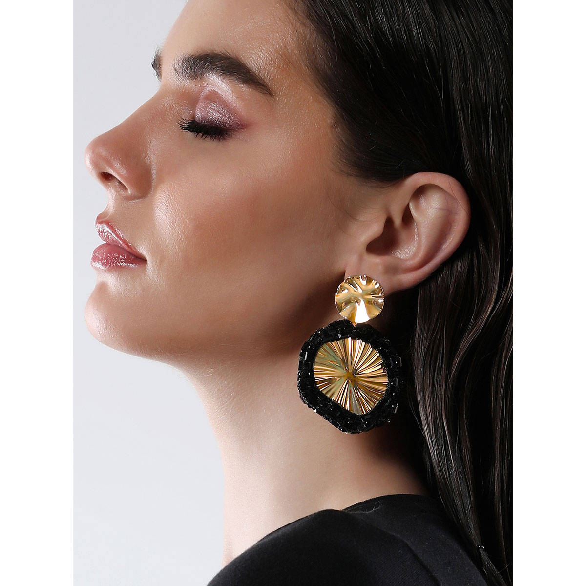 SOHI Womens The Revolving Mirror Drop Earrings - Onyx Black