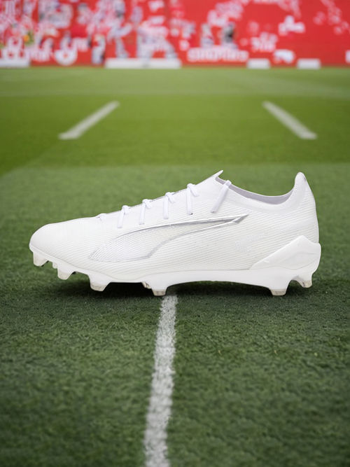 Puma ULTRA ULTIMATE FG Unisex White Football Shoes (UK 10)