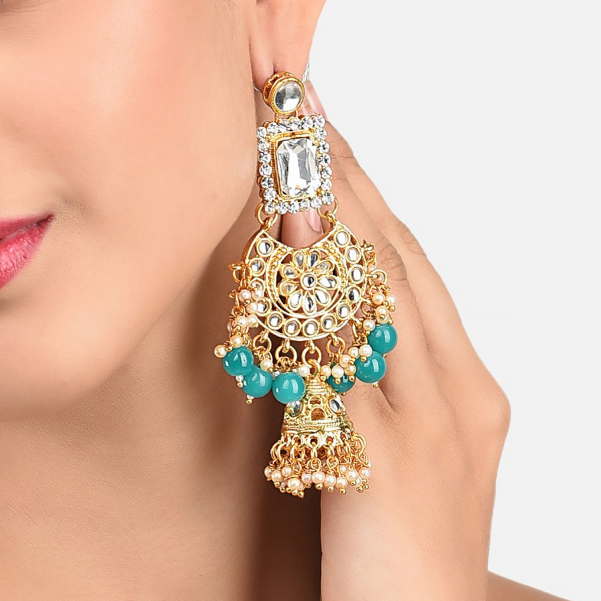 SAIYONI Wedding Collection Kundan Gold Plated Choker Necklace Earrings  with Maang Tikka Jewellery Set