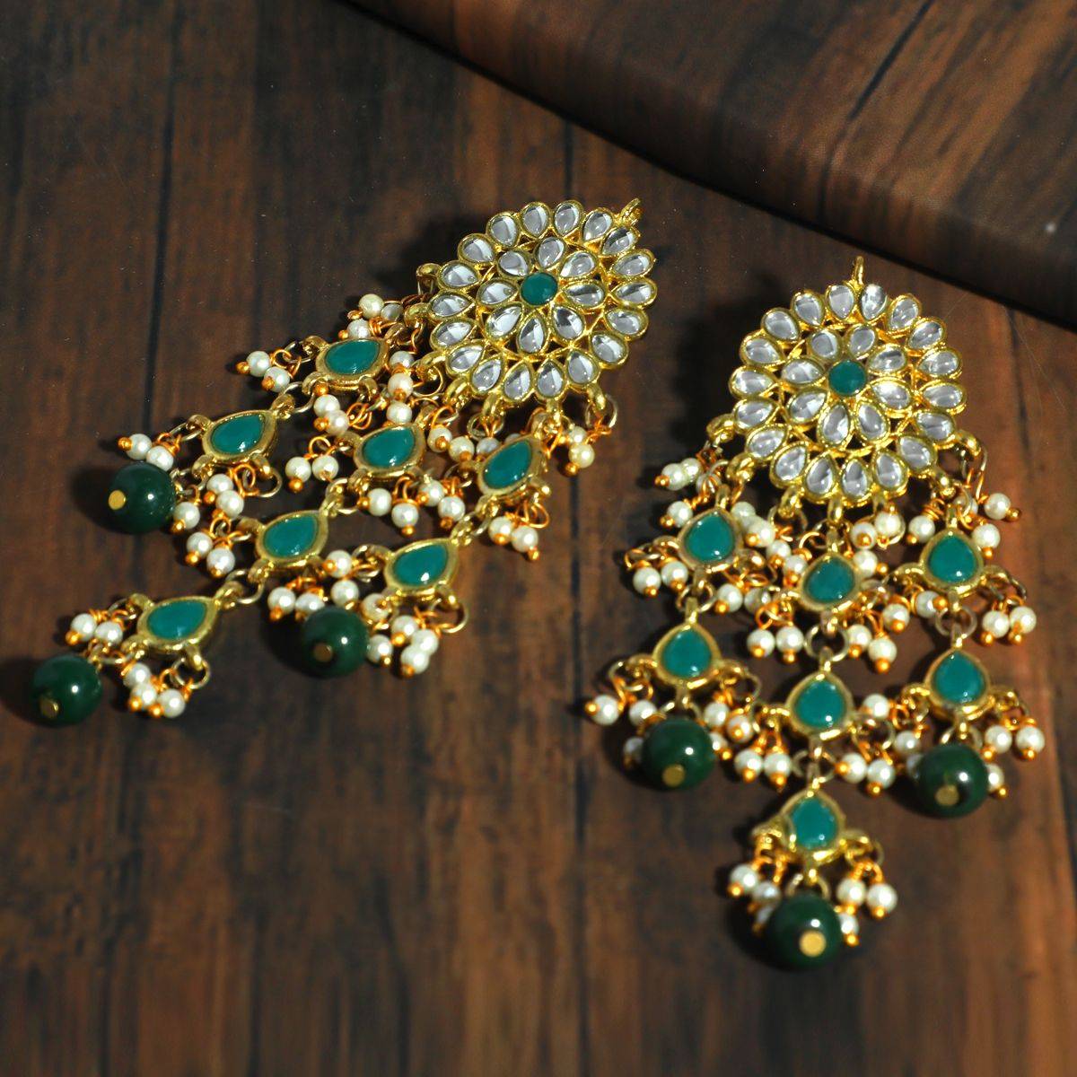 Karatcart Kundan Green Tassel Earrings