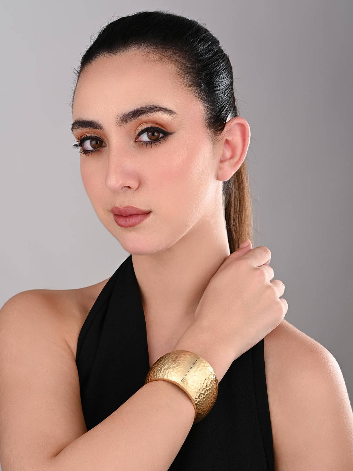 REENISAA Hammered Gold Cuff Bracelet
