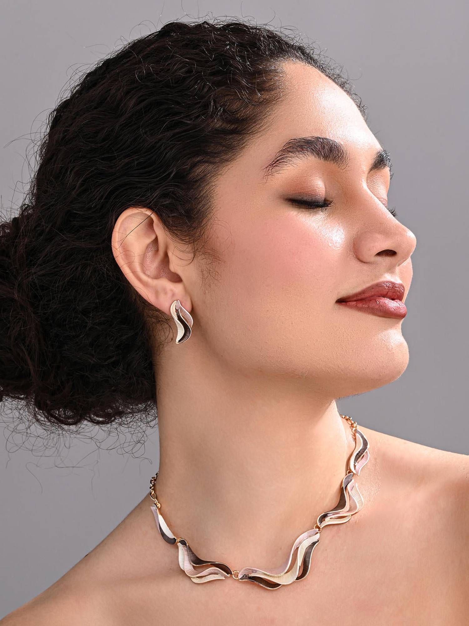 REENISAA Mocha Flow Multicolor Necklace with Earrings