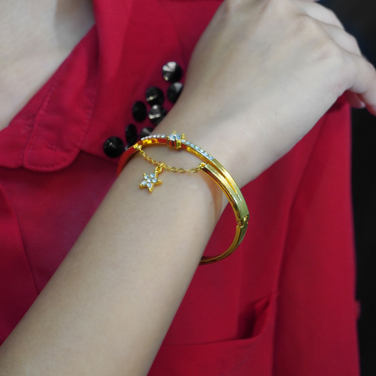 Dazzling Swan bracelet Magnetic closure Swan Pink Rose goldtone plated   Swarovski