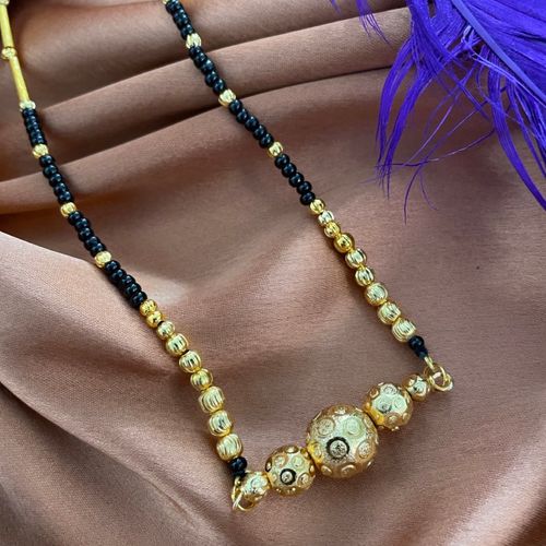 Small Mani Mangalsutra JEWEON Ethenic Gold Tanmaniya Pendant Black