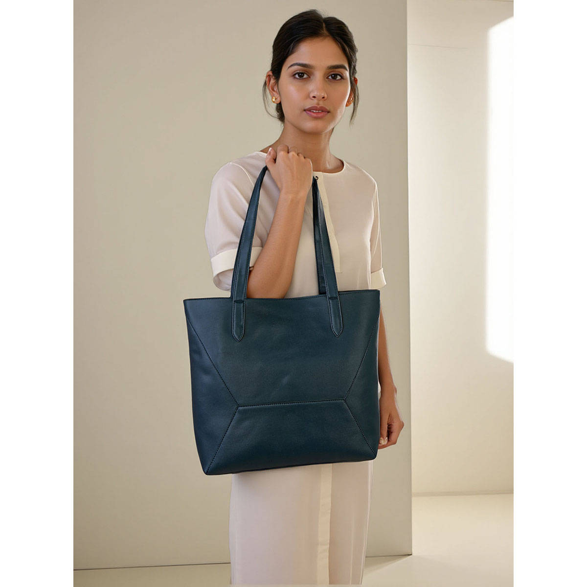Toteteca Women Unlined Teal Solid Tote Bag