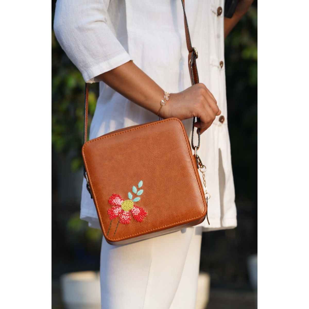 Magnolia sling online bags