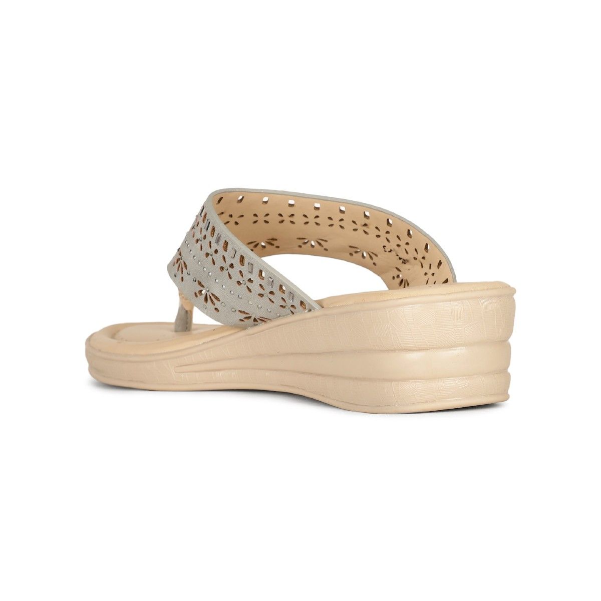 Bata Red Label Beige Flat Sandals For Women [8] in Ahmedabad at best price  by Golden Agency - Justdial