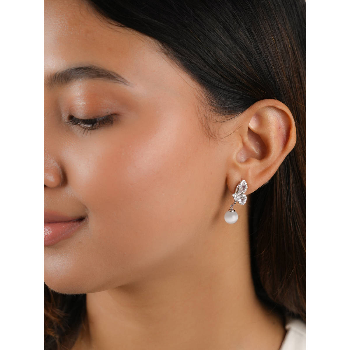 Tora Social Butterfly 925 Sterling Silver and Moonstone Earrings