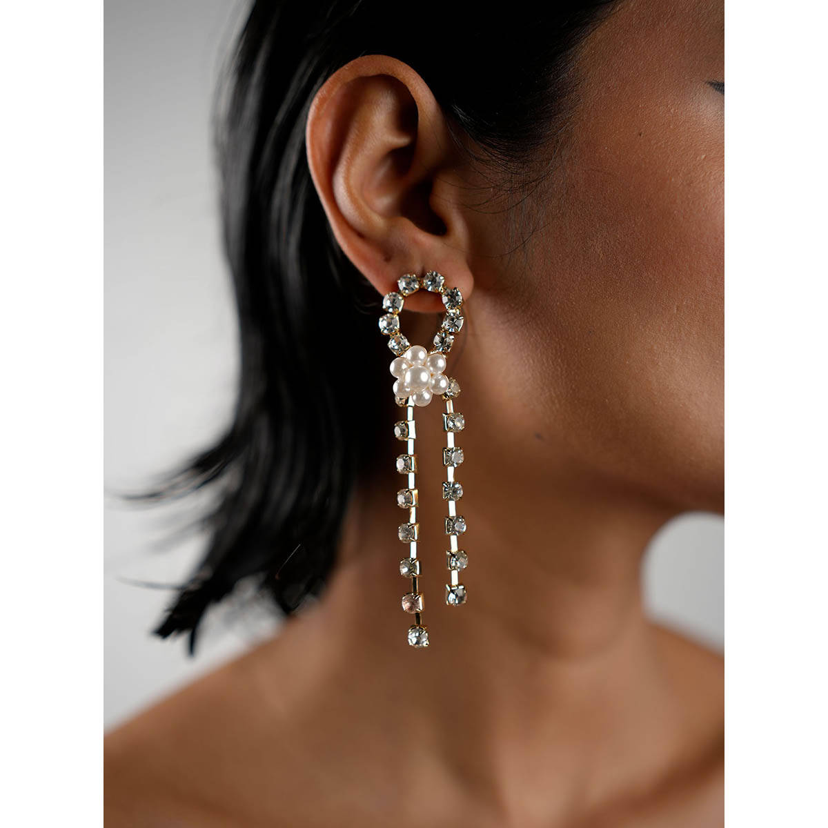 Theater The Landlady Drop Earrings