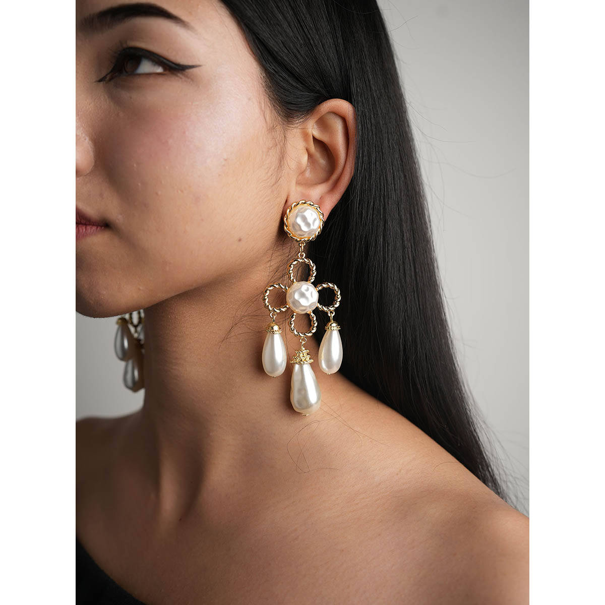 Theater White Alexandrovna Drop Earrings