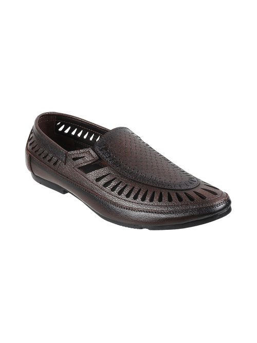 Buy Mochi Textured Men Leather Brown Sandals Online