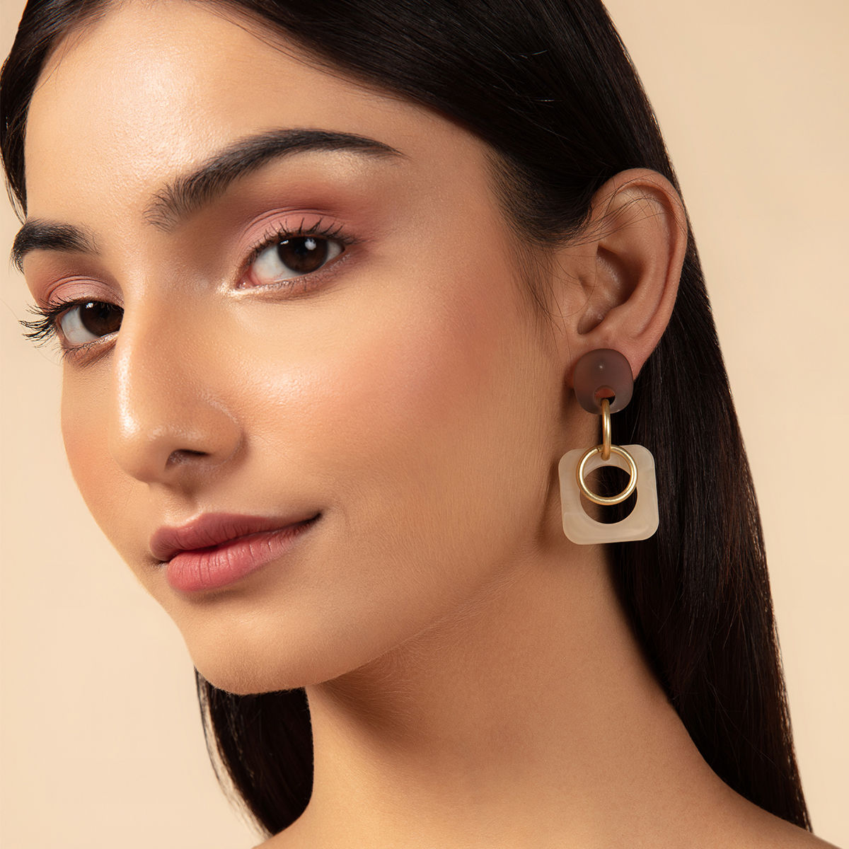 Twenty Dresses by Nykaa Fashion Show A Sizzling Effect Earrings (Beige) At Nykaa, Best Beauty Products Online