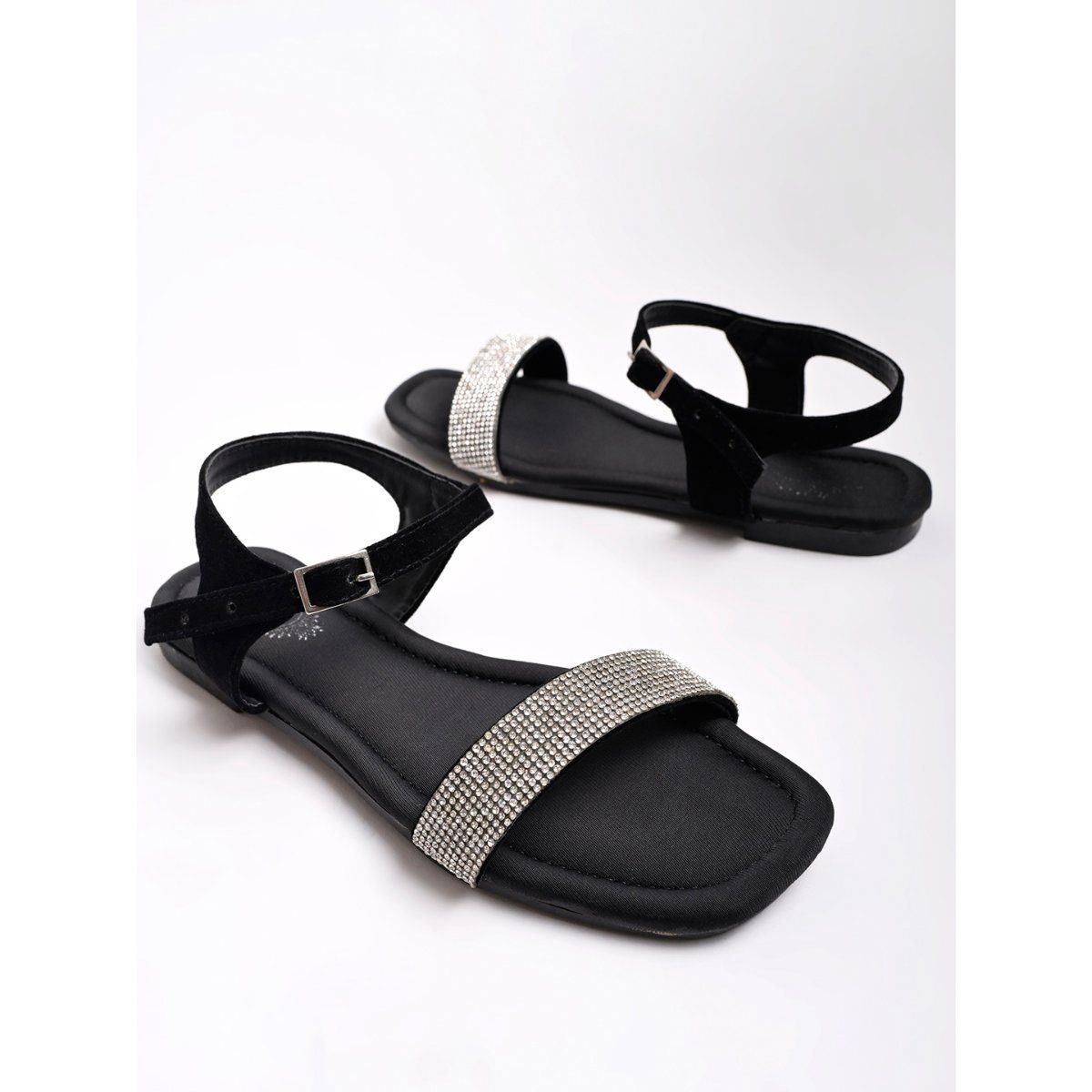 Plain Synthetic Leather Black Flower Sandal at Rs 129/pair in New Delhi |  ID: 2851733767855