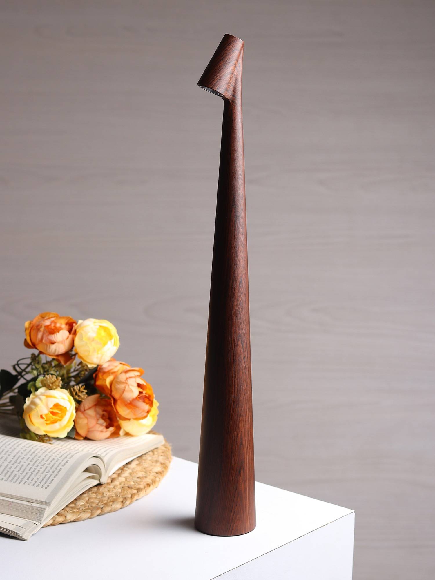 De Maison Decor Baron Walnut Wood Lamp