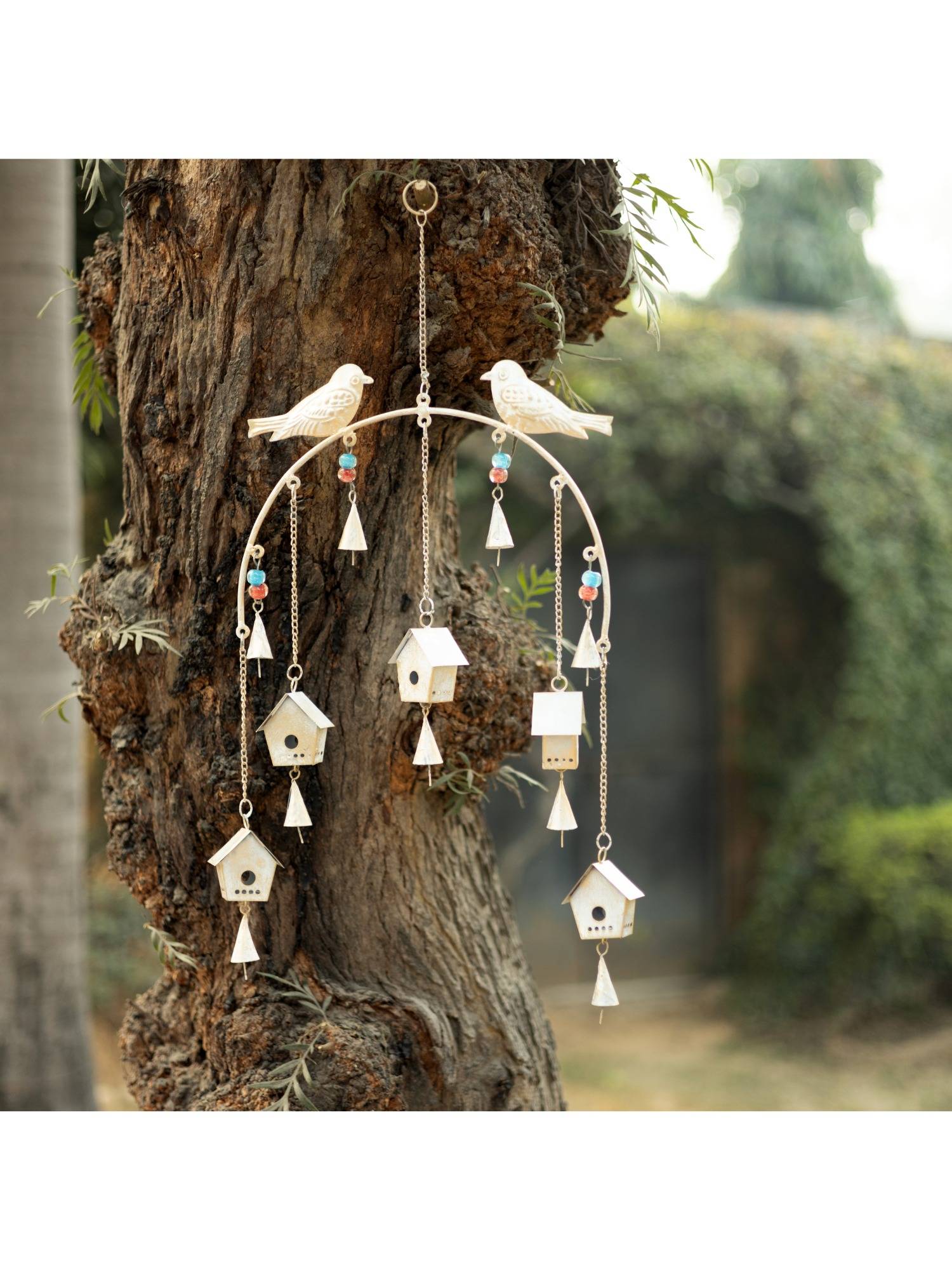 DULI Rustic White Birdhouse Metal Wall Hanging with Bells for Home Decor