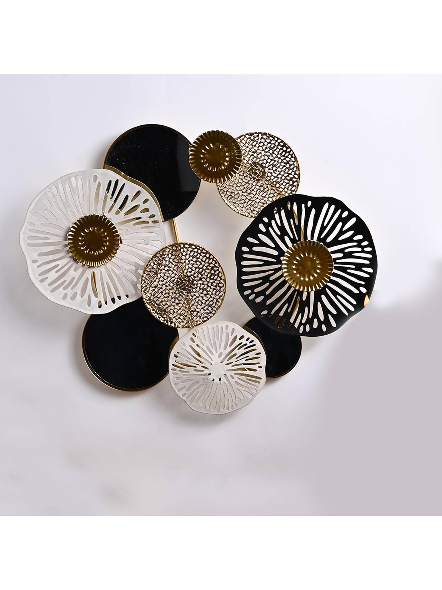Voncasa Iron Golden Colour Wall Plaque