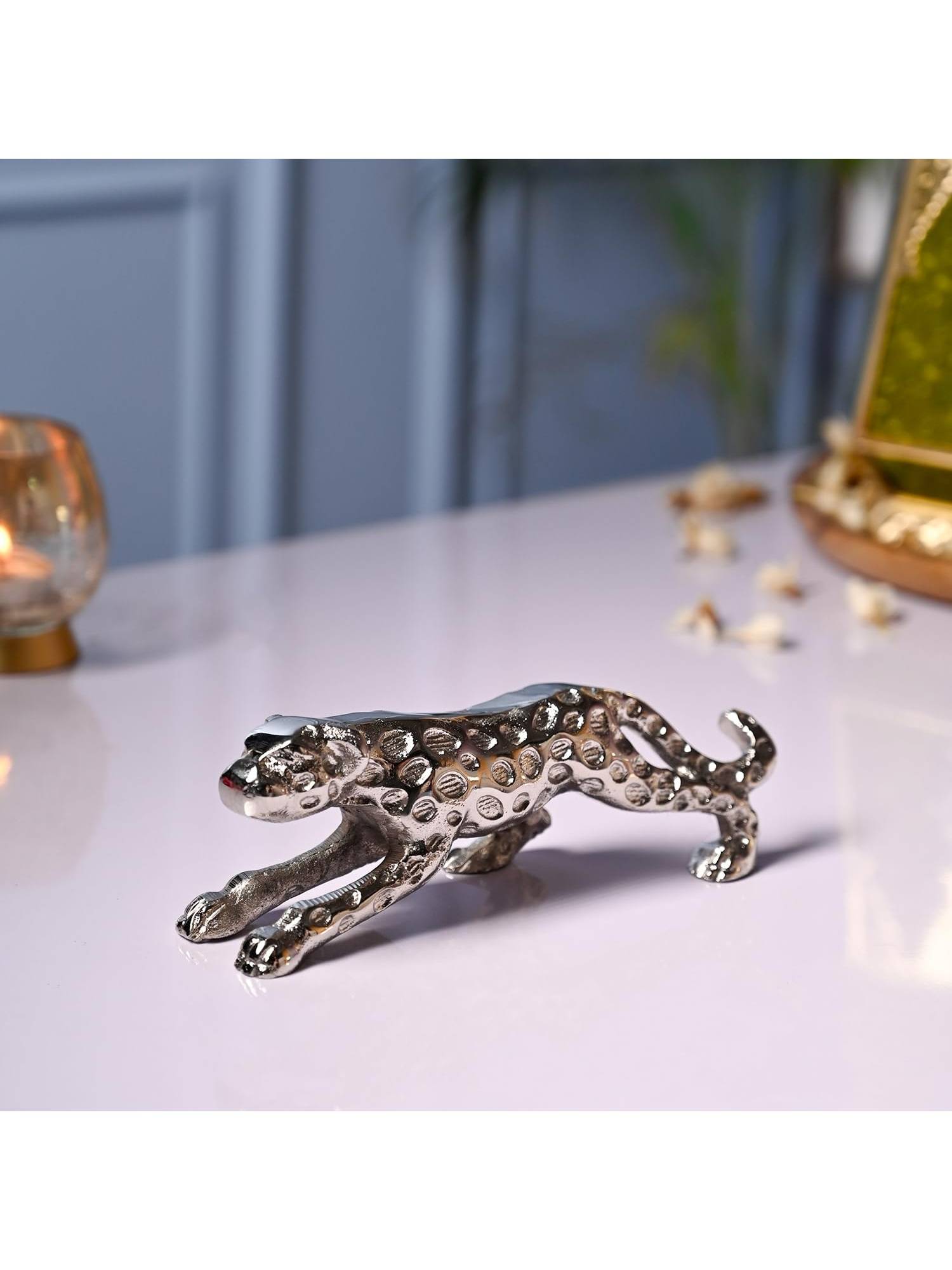 Voncasa Aluminium Silver Colour Decorative Leopard