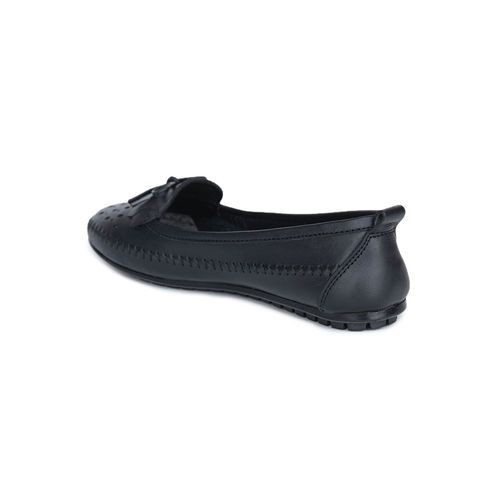 Buy Zoom Shoes Black Genuine Leather Textured Pattern Slip On