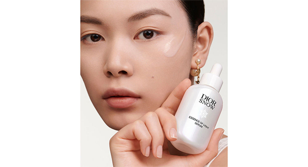 Buy DIOR Diorsnow Essence Of Light Serum Online