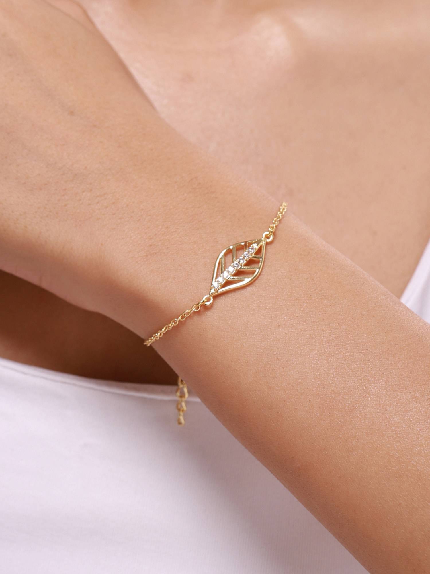 Voylla Leafy Affair Sylora Link Bracelet