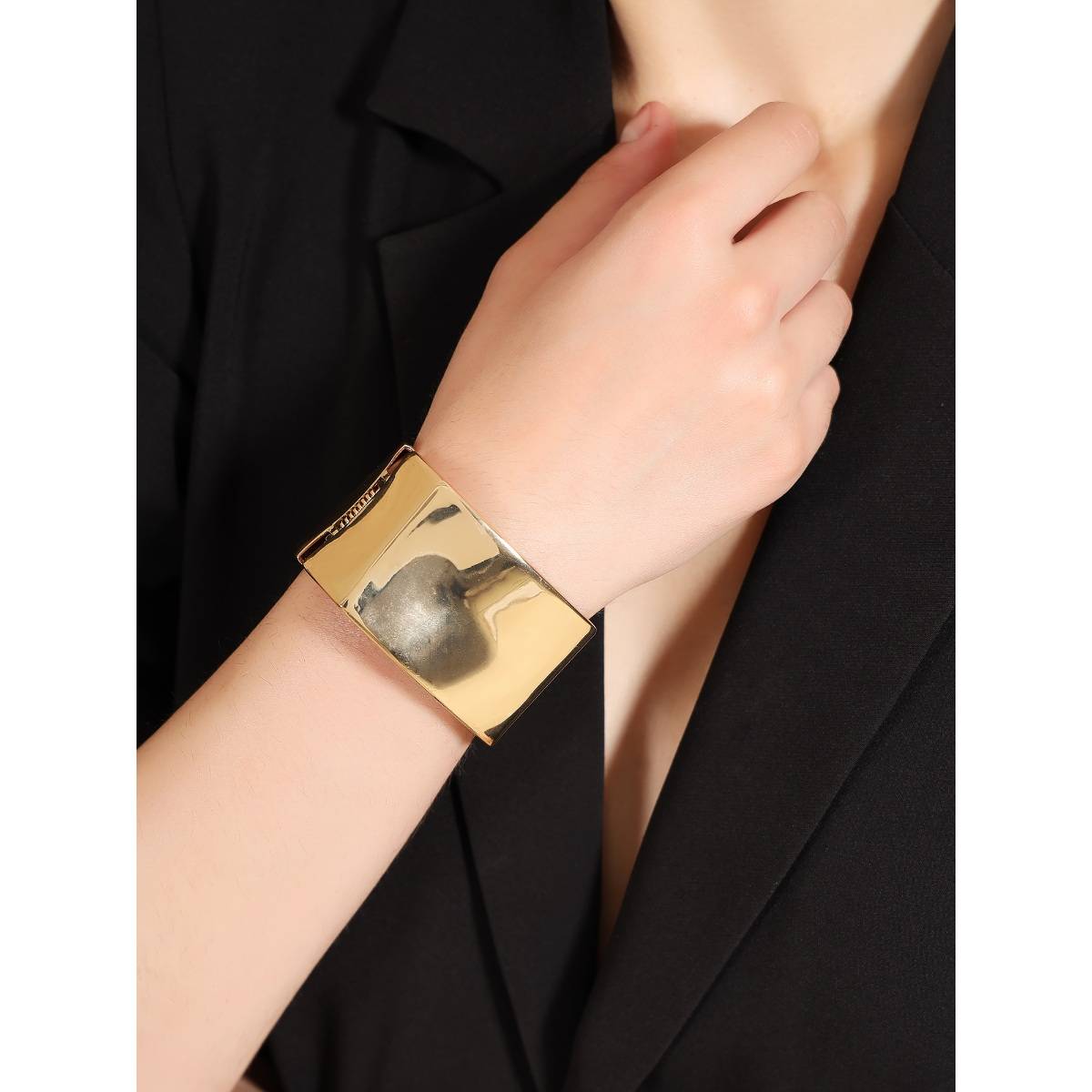 Kazo Geometric Luxe Bracelet