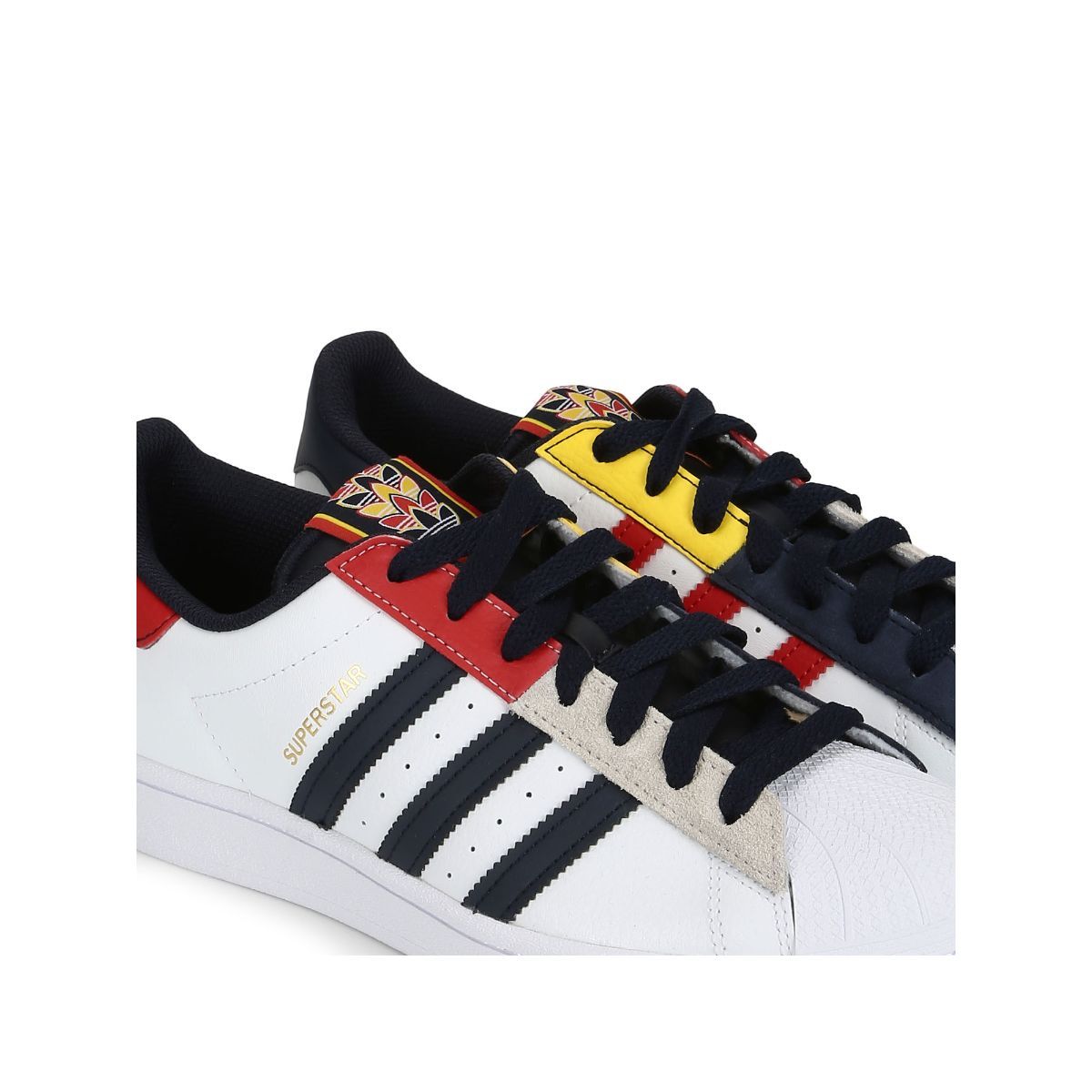 Adidas originals on sale white sneakers india