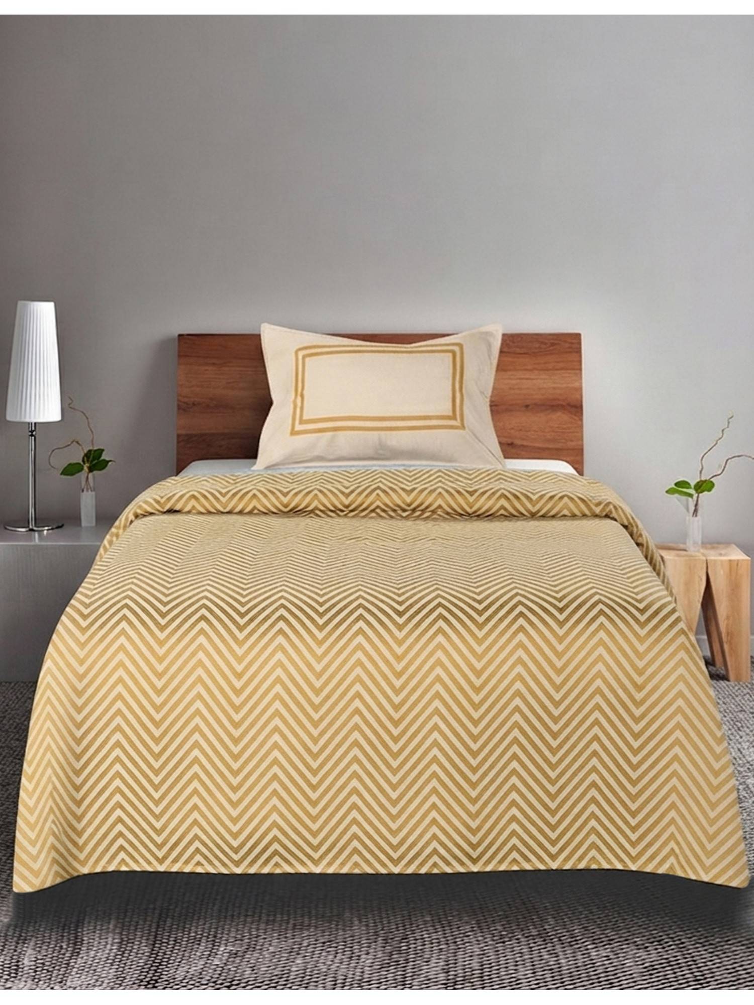 Saral Home Yellow Cotton Chevron Single Bedsheet and Pillow Cover