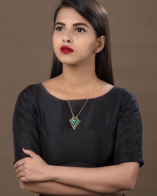 Voylla Stylish Voylla Logo Designed Necklace Buy Voylla Stylish Voylla Logo Designed Necklace Online At Best Price In India Nykaa Create your own custom design ideas with free logo design templates of the day. nykaa