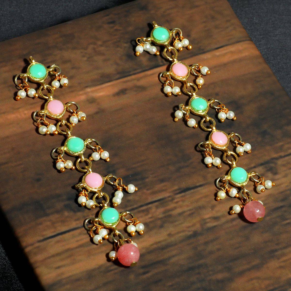 Karatcart Kundan Peach and Green Earrings