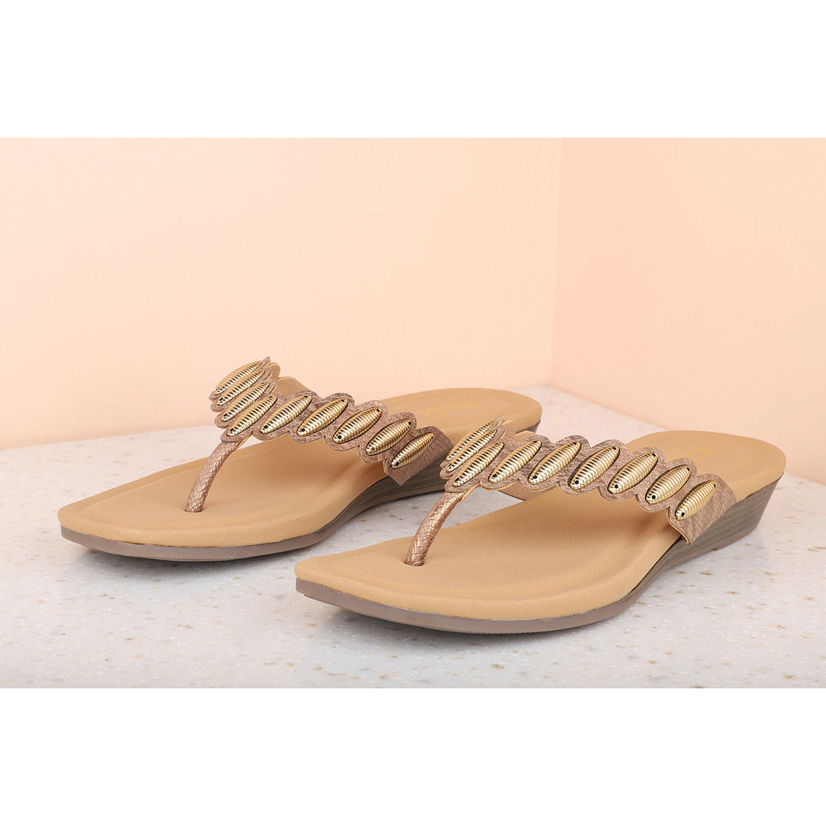 Inc 5 hot sale ladies chappal