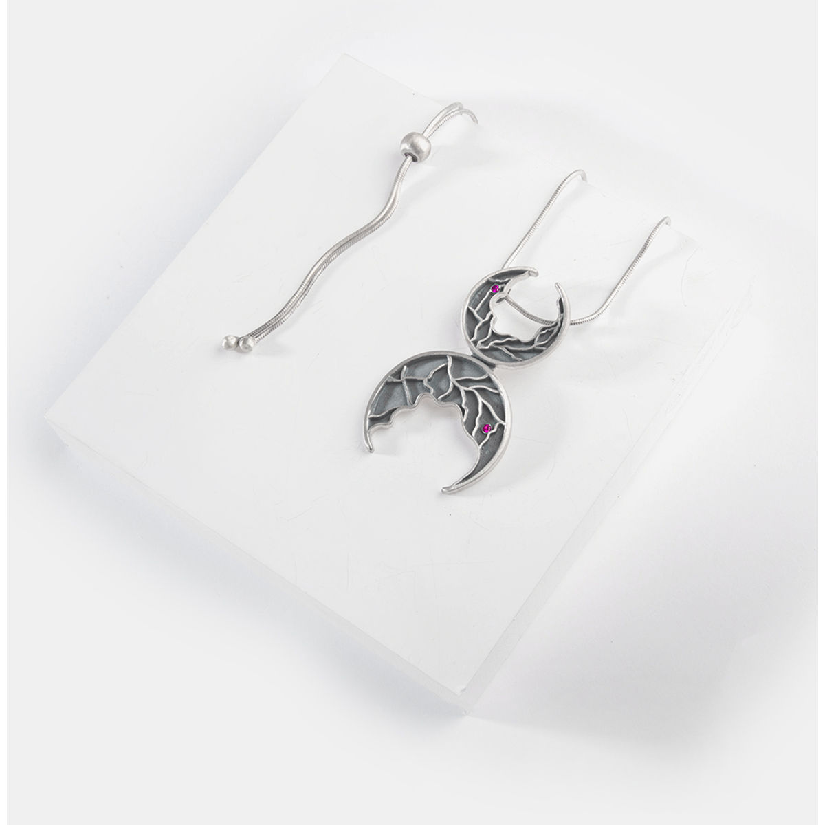 Buy Shaya by CaratLane Thunder Thighs Necklace in 925 Silver Online