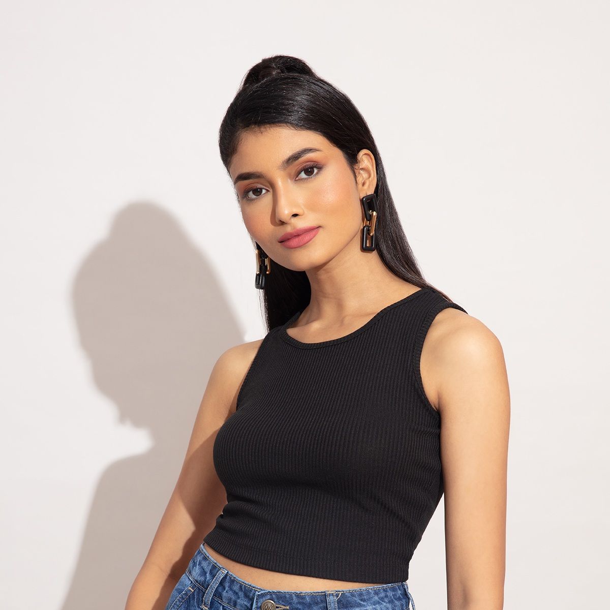 Twenty Dresses by Nykaa Fashion Basics Black Ribbed Solid Crop Tshirt ...