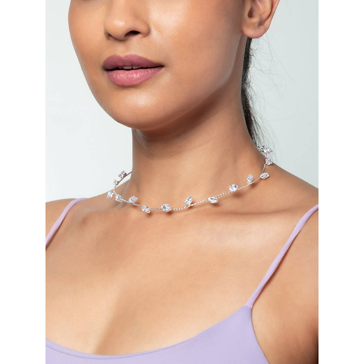 White Lies Women Leaf Choker Necklace