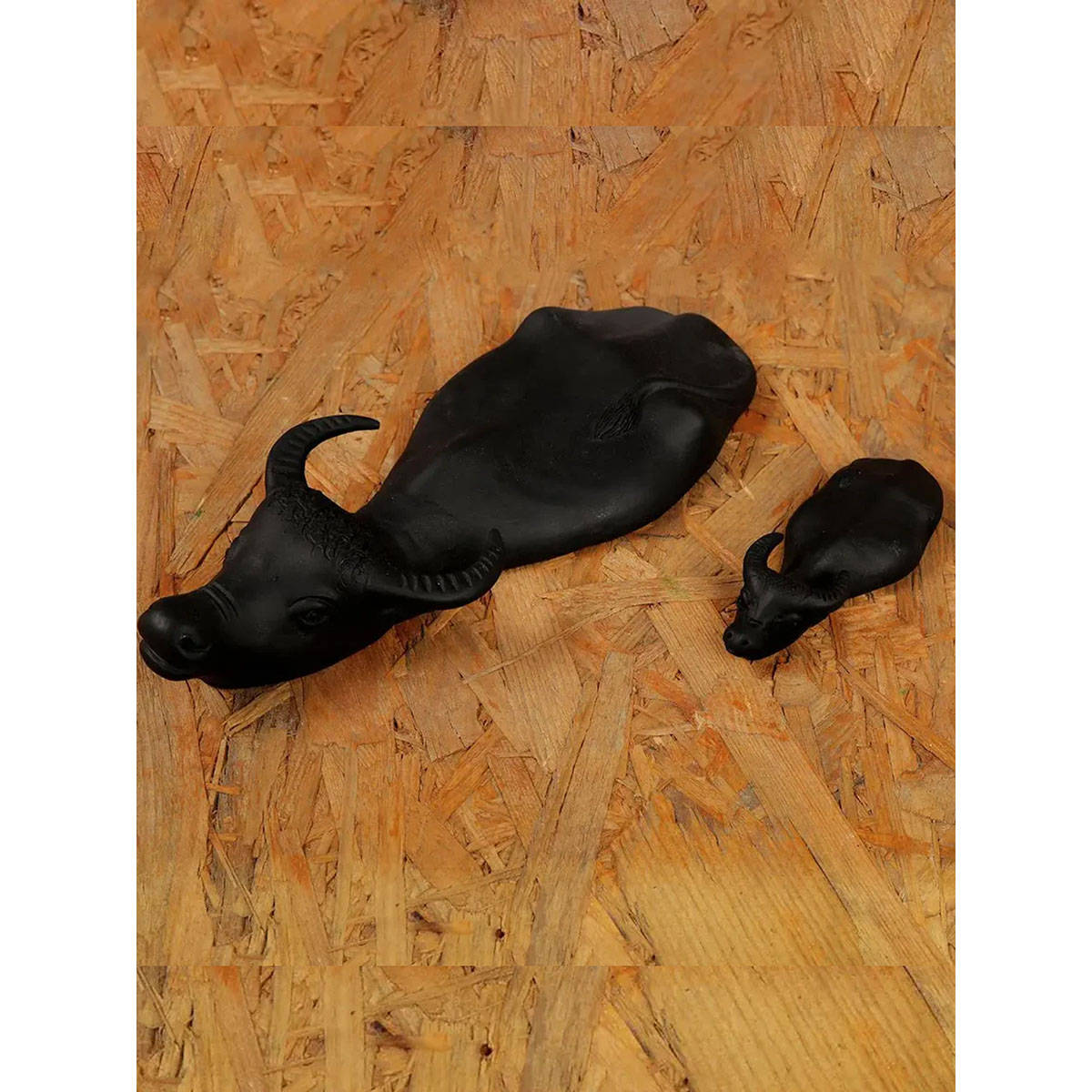 Amalfiee Ceramics Handmade Terracotta Small & Large Bull Sculpture (Set of 2)
