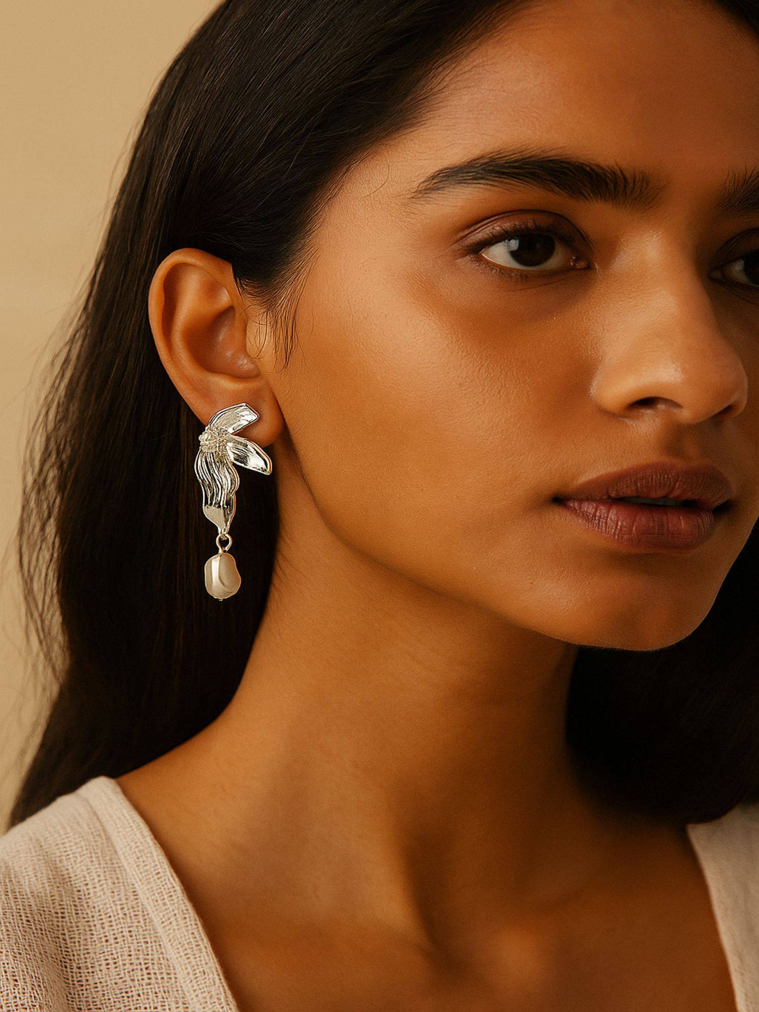 Jewelz White Alloy Silver Plated Pair Of Earring