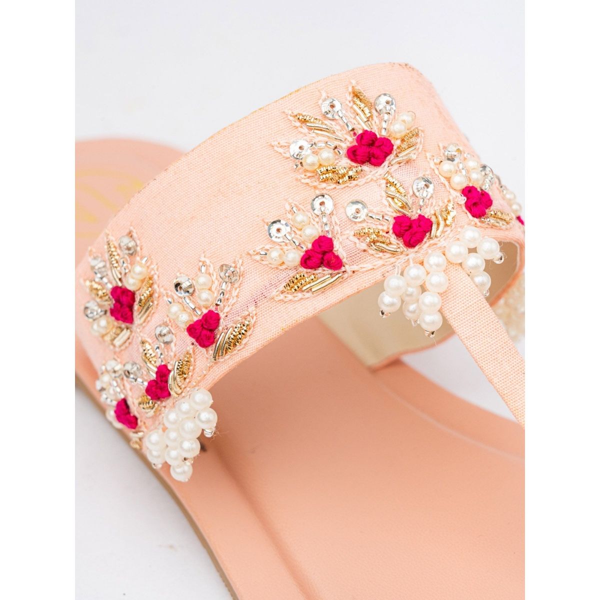 NR BY NIDHI RATHI Embellished Baby Pink Kolhapuris (EURO 36) (EURO 36