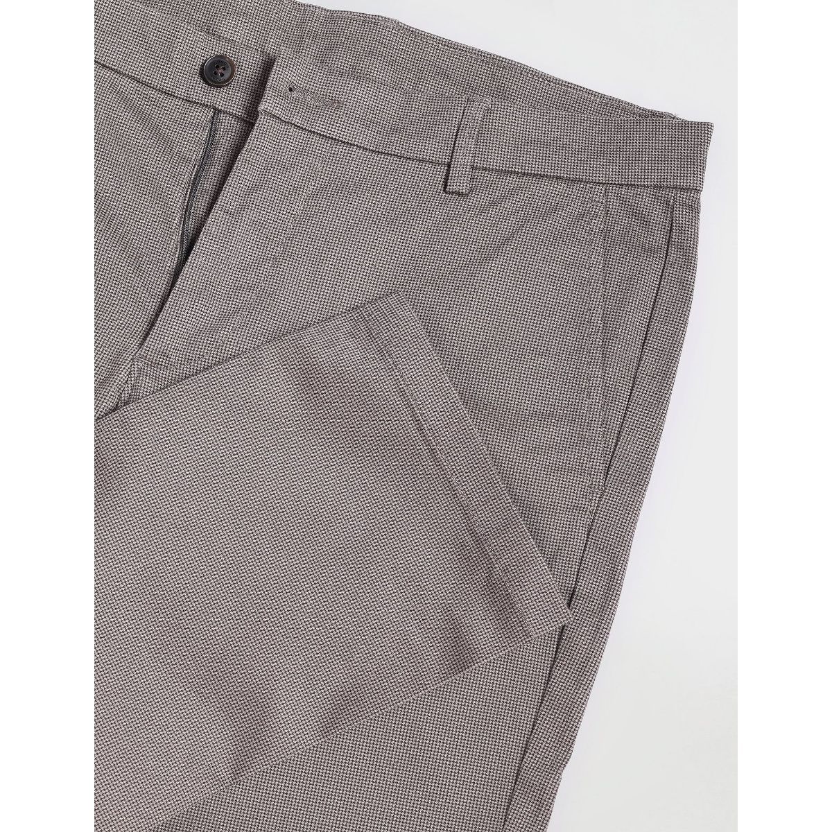 Buy online Beige Solid Flat Front Casual Trouser from Bottom Wear for Men  by Arrow Sport for ₹2399 at 0% off | 2024 Limeroad.com