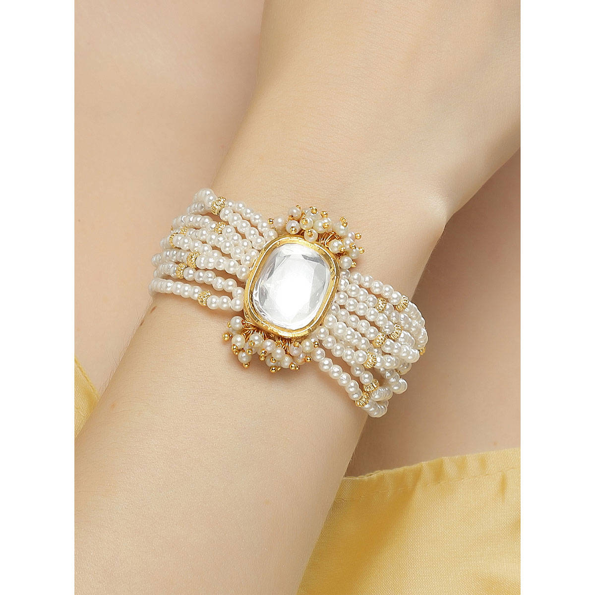 Karatcart Golden Polki Kundan Pearl Beaded Bracelet for Women