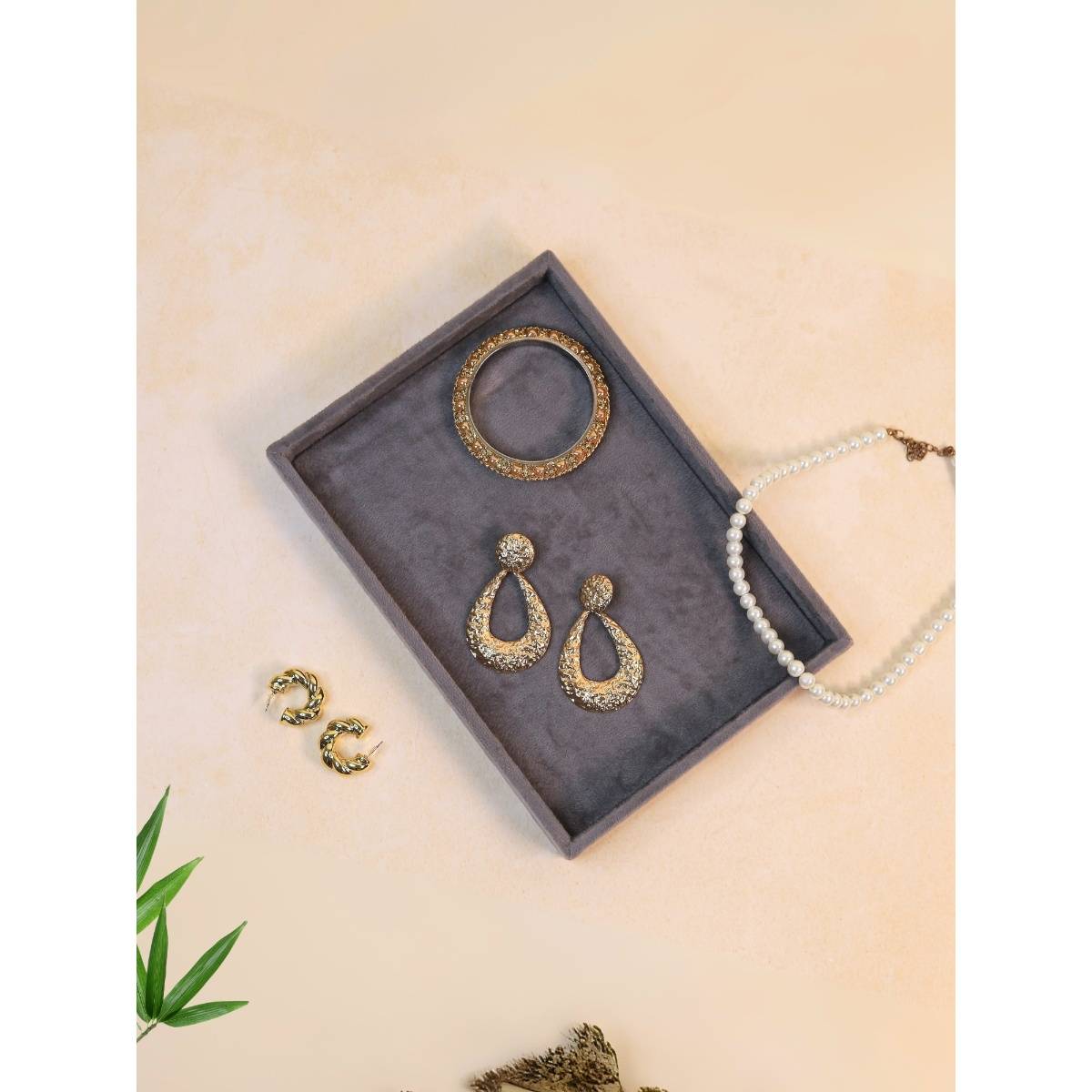 The Big Trove Plain Grey Small Velvet, Jewellery Organizer Tray for Wardrobe Closet