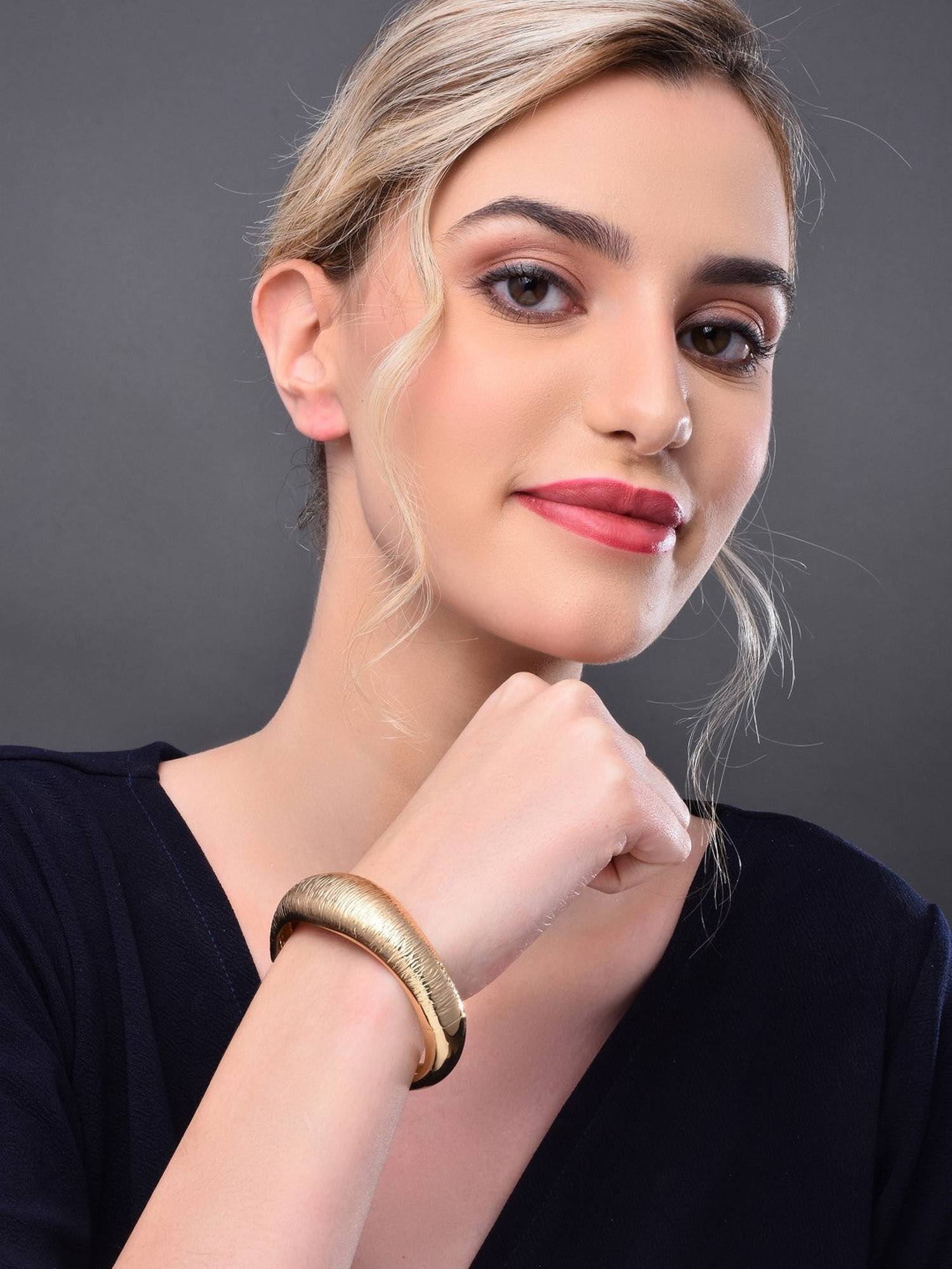 REENISAA Brushed Adjustable Stripe Gold Bangle