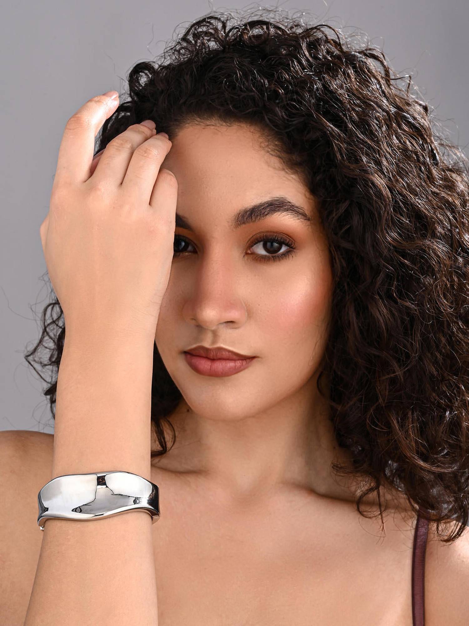 REENISAA Silver Molten Wave Sculpt Bangle