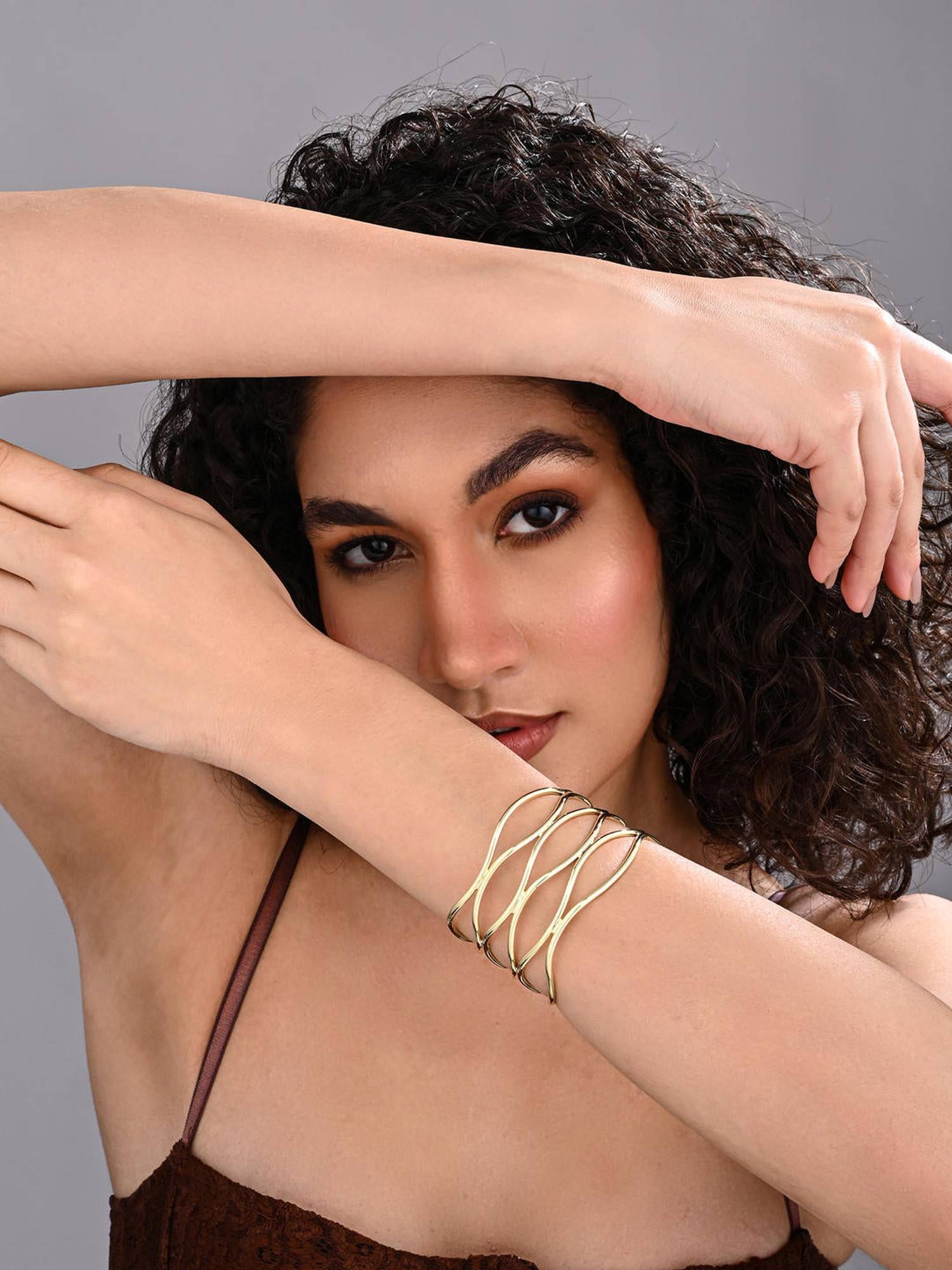 REENISAA Golden Waves Of Eternity Designer Cuff