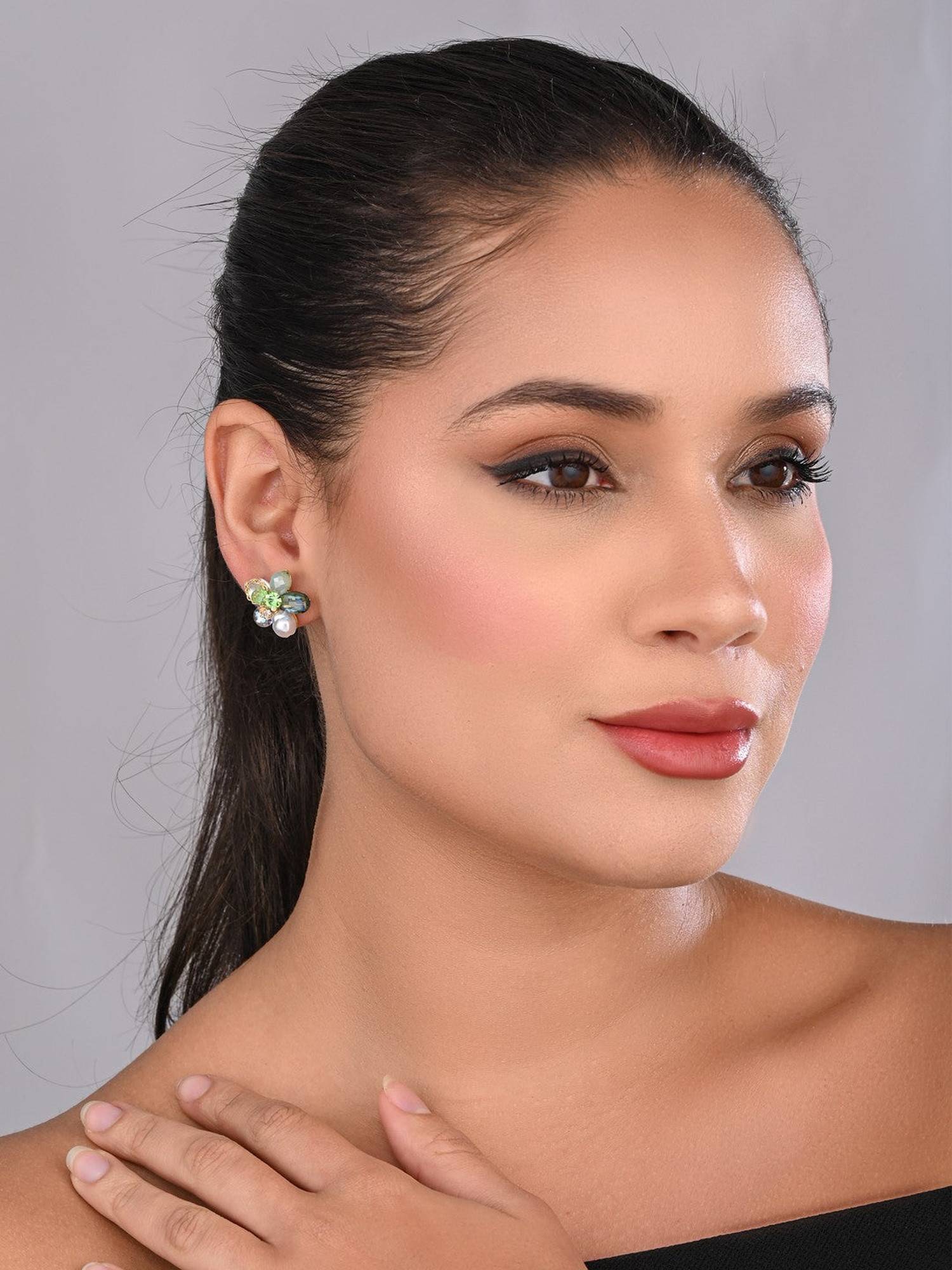 REENISAA Emerald Crystal Pearl Flower Studs