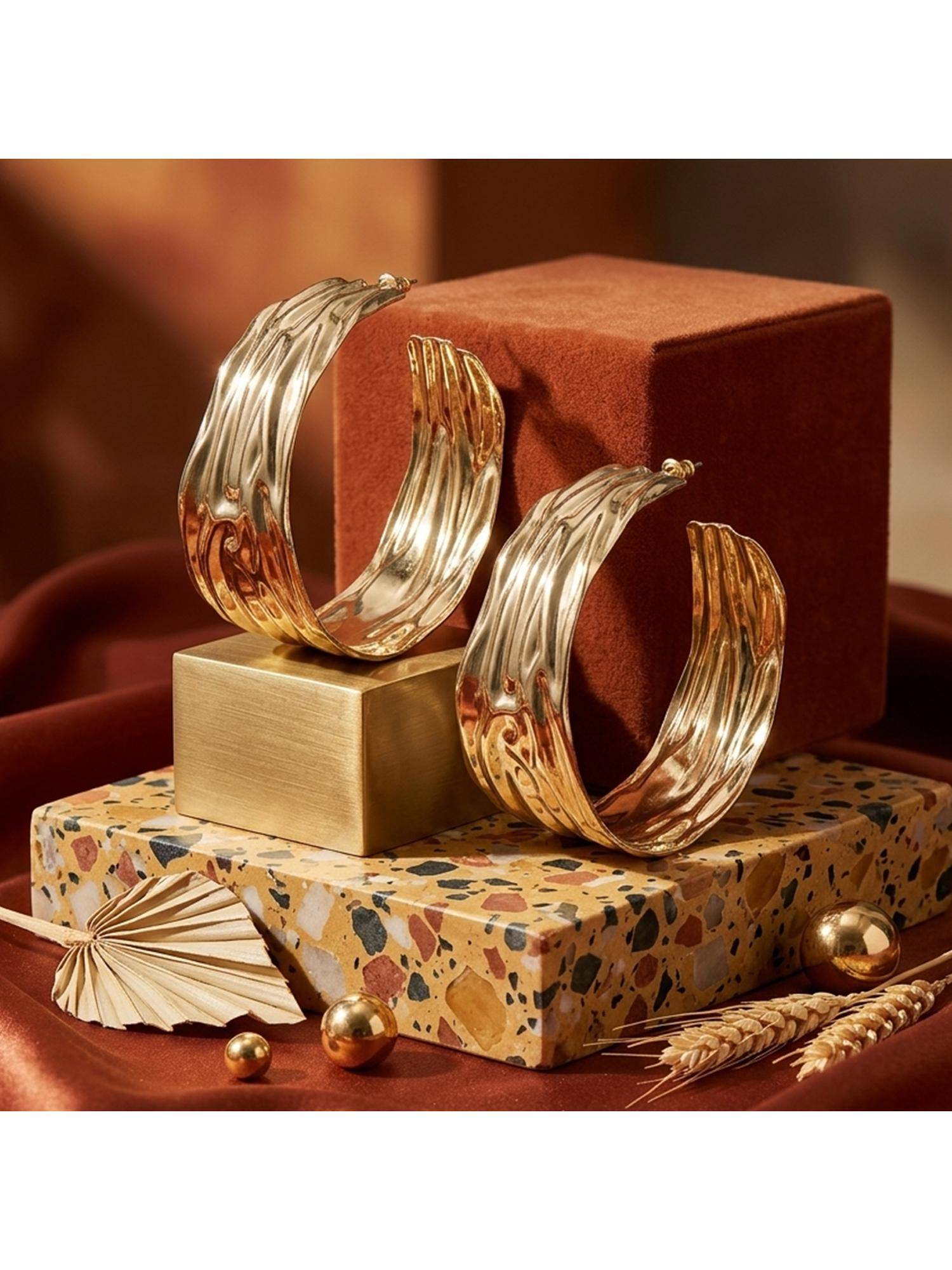 TRIBAL ZONE Textured Gold Wave Hoop Earrings