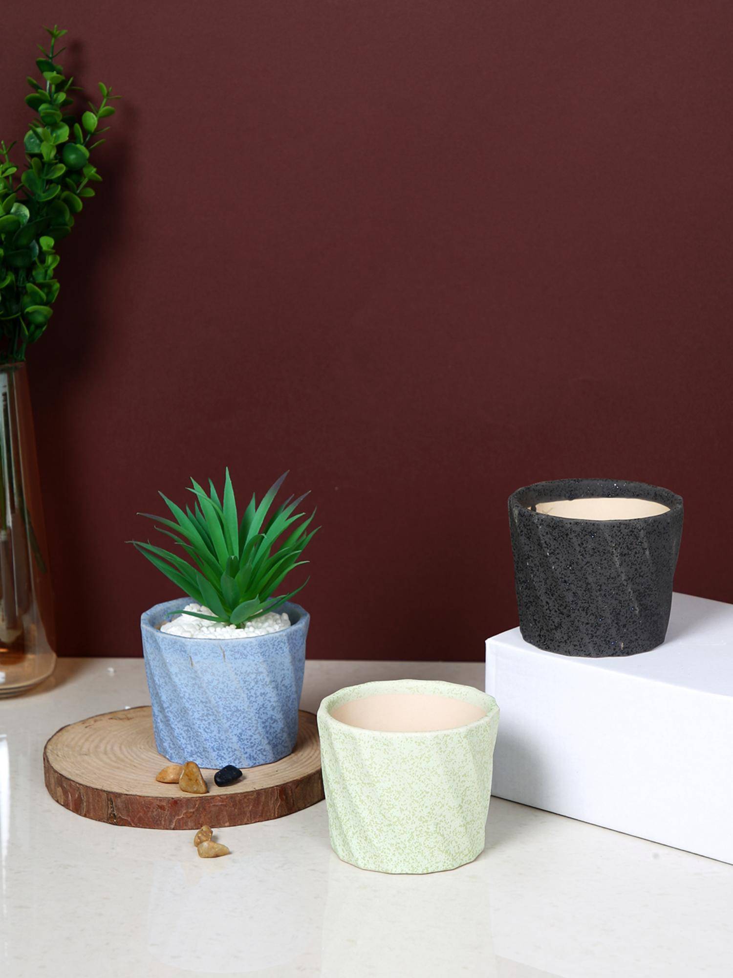 Tayhaa Rustic Textured Planter