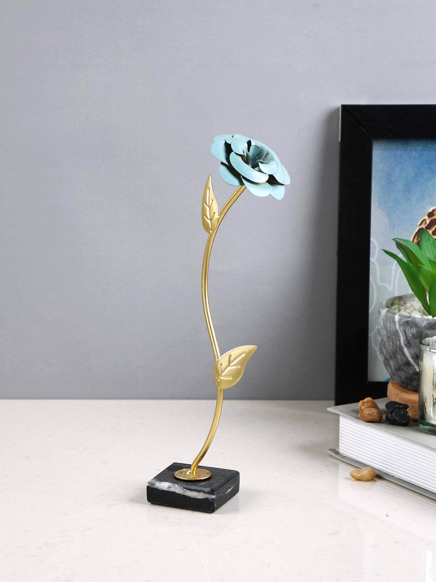 Tayhaa Blooming Layers Table Figurine