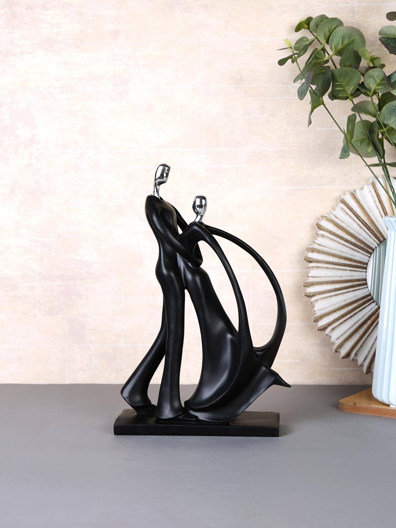 Tayhaa Romantic Resin Couple Figurine