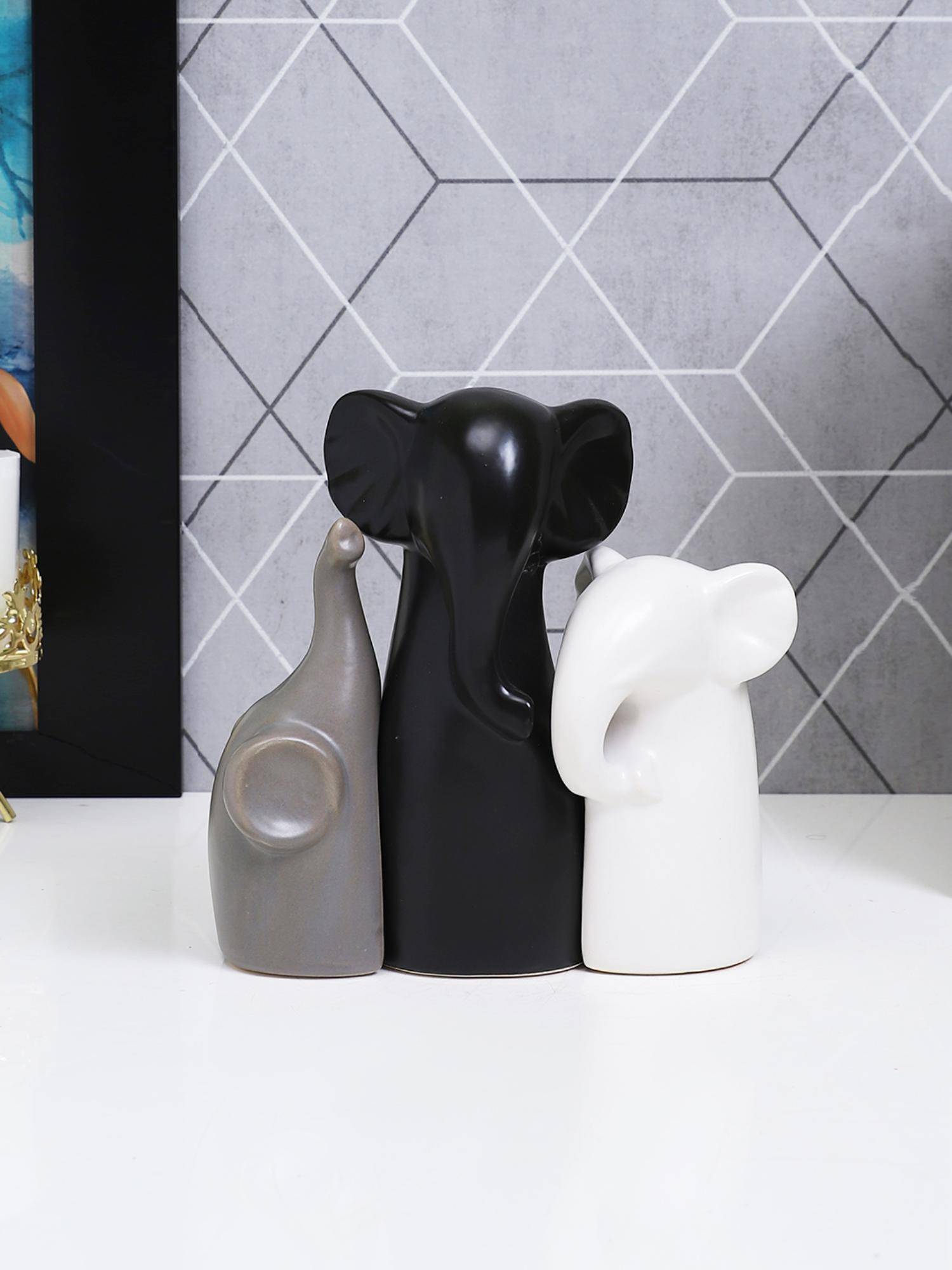 Tayhaa Tranquil Trio Elephant Figurines